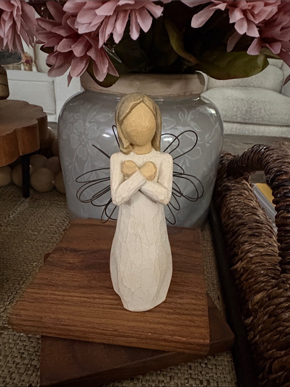 Willow Tree White and Cream Angel Figurine Sign for Love